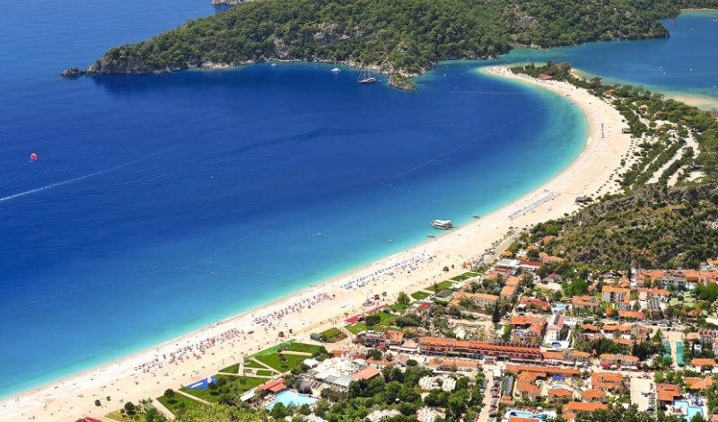 شاطئ تشاليش Çalış Plajı في فتحية تركيا